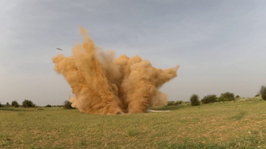 Indian Air Force ने स्वदेशी लॉन्ग रेंज ग्लाइड बम ‘Khagantak-243’ का सफल ड्रॉप परीक्षण किया