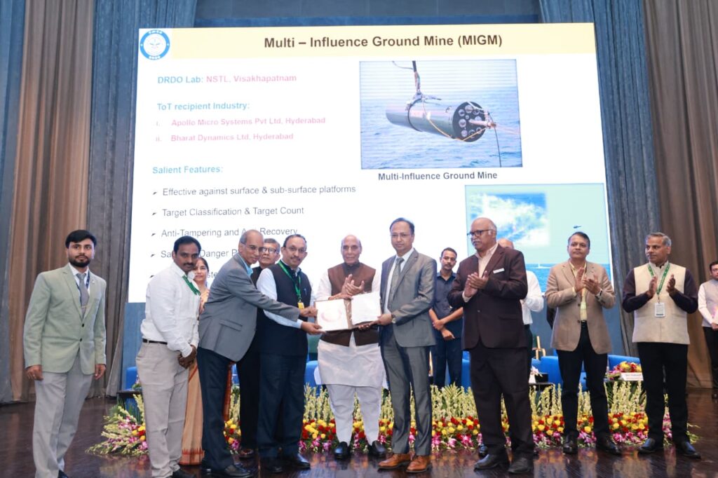 Rajnath Singh ने ‘विमर्श 2026’ में लॉन्च कीं DRDOकी नई पहल, 13 विनिर्माण भागीदारों को सौंपे 9 तकनीक हस्तांतरण समझौते