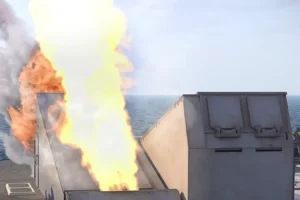BAE Systems ने Adaptable Deck Launcher का पहला लाइव-फायर परीक्षण किया