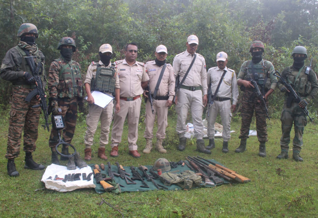 Imphal East में हथियार तस्कर गिरफ्तार, SLR, AK-47 और MP-5 समेत हथियारों का जखीरा बरामद