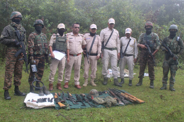 Imphal East में हथियार तस्कर गिरफ्तार, SLR, AK-47 और MP-5 समेत हथियारों का जखीरा बरामद
