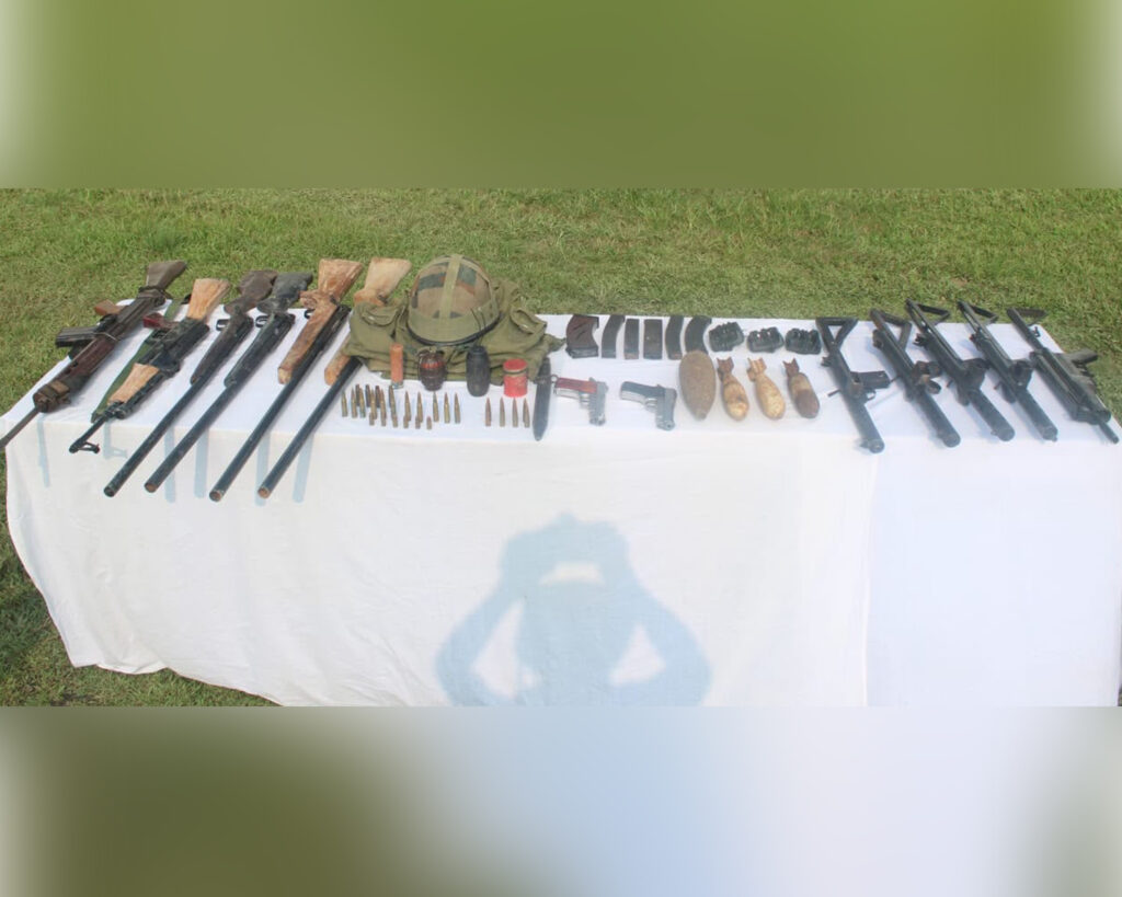 Imphal East में हथियार तस्कर गिरफ्तार, SLR, AK-47 और MP-5 समेत हथियारों का जखीरा बरामद