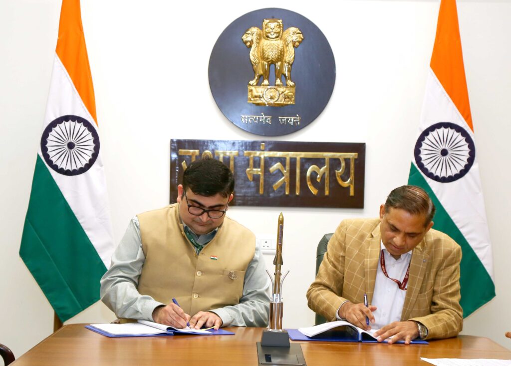 Indian Navy के युद्धपोतों के लिए BrahMos Fire Control System और लॉन्चर खरीदेगा रक्षा मंत्रालय