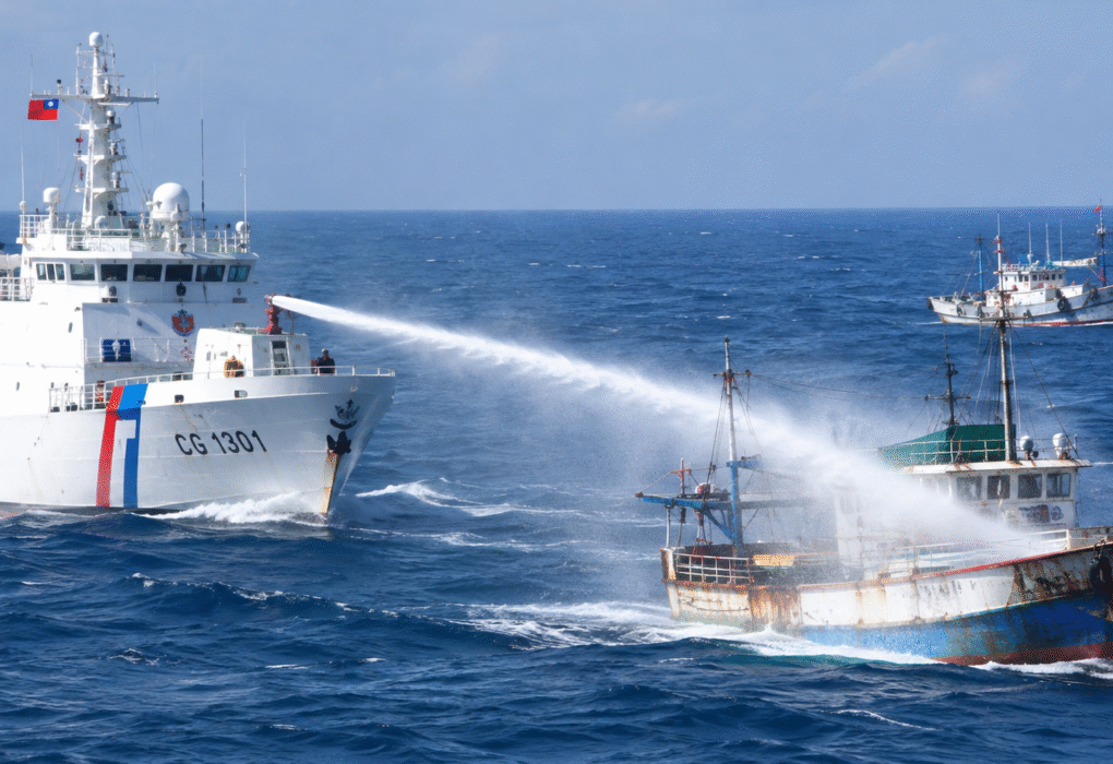 Dongsha के पास दो चीनी मछली पकड़ने वाली नावों को Taiwan Coast Guard ने खदेड़ा, एक पर वाटर कैनन का इस्तेमाल