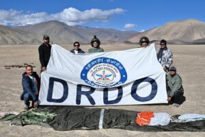 DRDO ने 16,000 फीट की ऊंचाई से स्वदेशी AHAP पैराशूट सिस्टम का सफल लाइव जंप परीक्षण किया