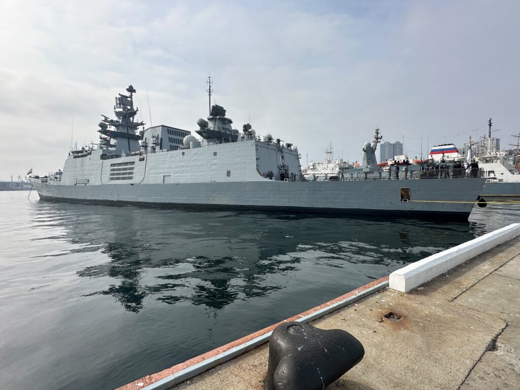 INS Sahyadri इंद्र-2026 नौसैनिक अभ्यास में भाग लेने के लिए रूस पहुंचा