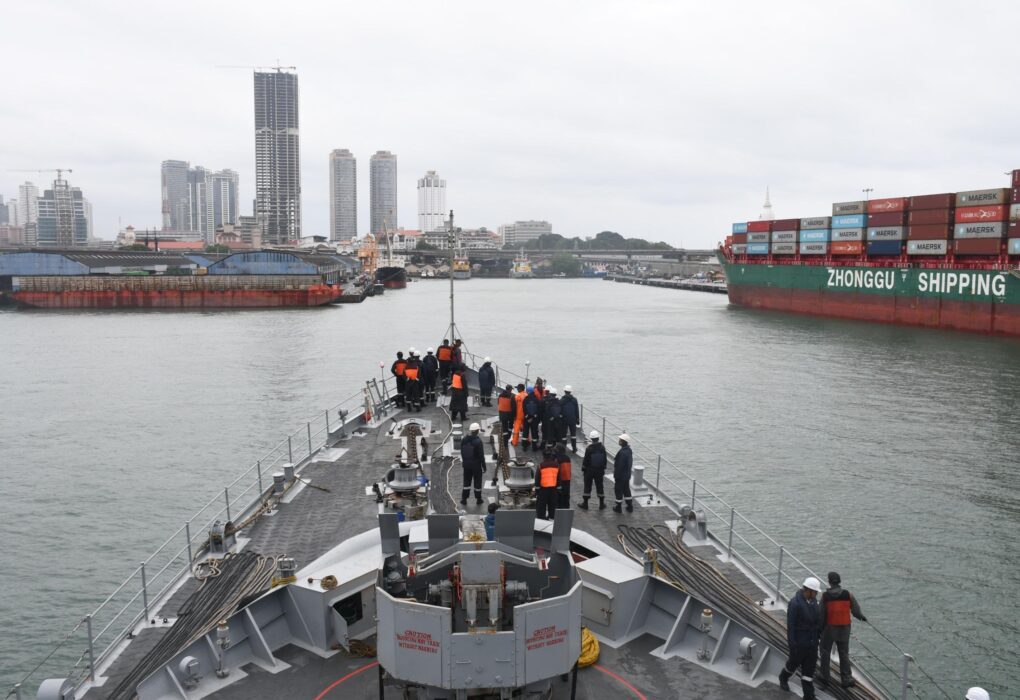 Indian Navy के 3 जहाज कोलंबो पहुंचे, Sri Lanka Navy के साथ होंगी प्रशिक्षण गतिविधियां