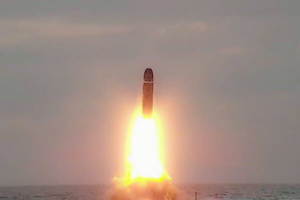 France ने Le Vigilant पनडुब्बी से M51.3 Missile का पहला लॉन्च किया,राष्ट्रपति Emmanuel Macron ने देखा परीक्षण