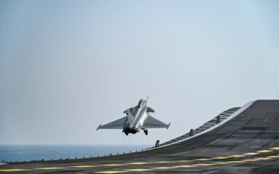 INS Vikrant पर पहली बार उतरा Rafale Marine Fighter Jet, Indian Navy के परीक्षण शुरू