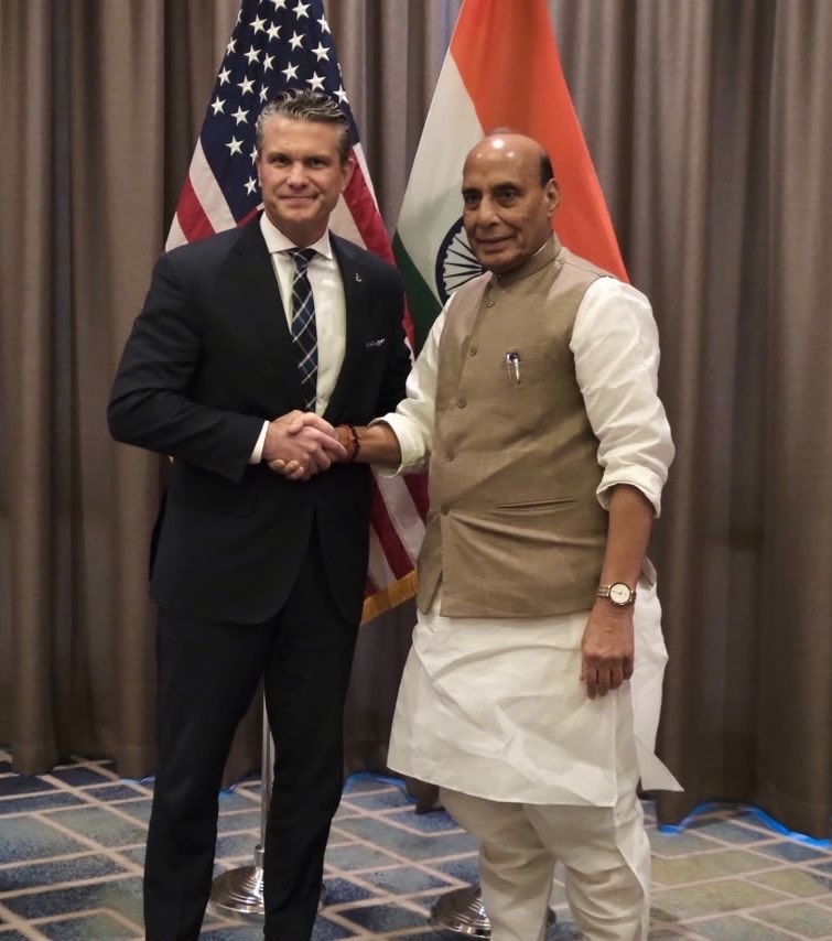 Philippines में Rajnath Singh और Pete Hegseth की बैठक, भारत-अमेरिका रक्षा सहयोग की हुई समीक्षा