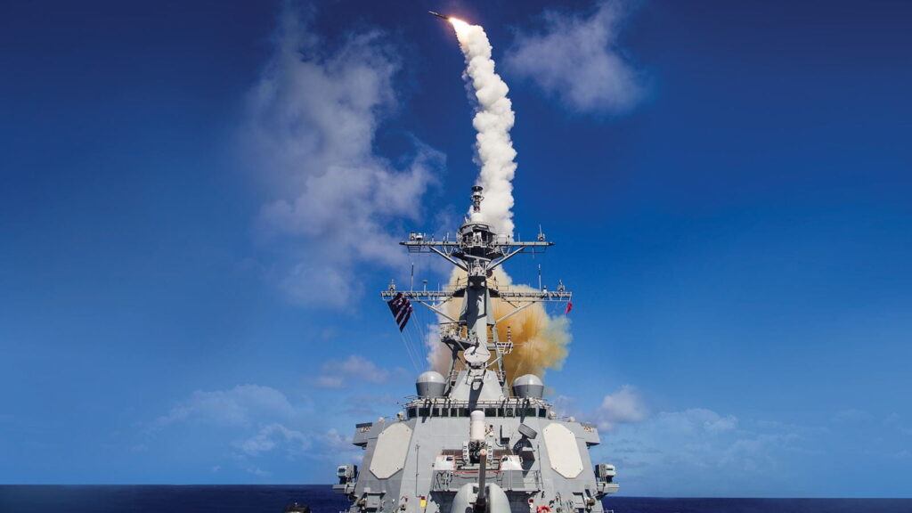 US Navy के SM-6 इंटरसेप्टर बनाने के लिए Raytheon को मिला 24.4 अरब डॉलर तक का कॉन्ट्रैक्ट