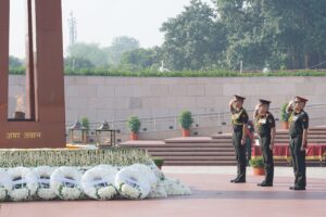 Shaurya Diwas 2026: राष्ट्रीय युद्ध स्मारक पर CDS General NS Raja Subramani ने शहीदों को दी श्रद्धांजलि