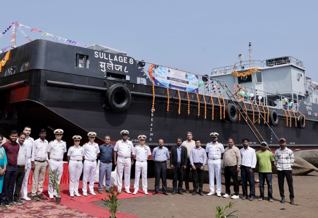 Indian Navy के लिए पहले सलेज बार्ज का हुआ जलावतरण, दो अन्य बार्ज की रखी गई कील