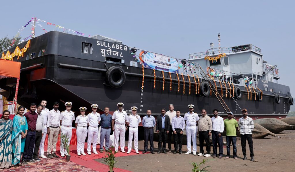 Indian Navy के लिए पहले सलेज बार्ज का हुआ जलावतरण, दो अन्य बार्ज की रखी गई कील